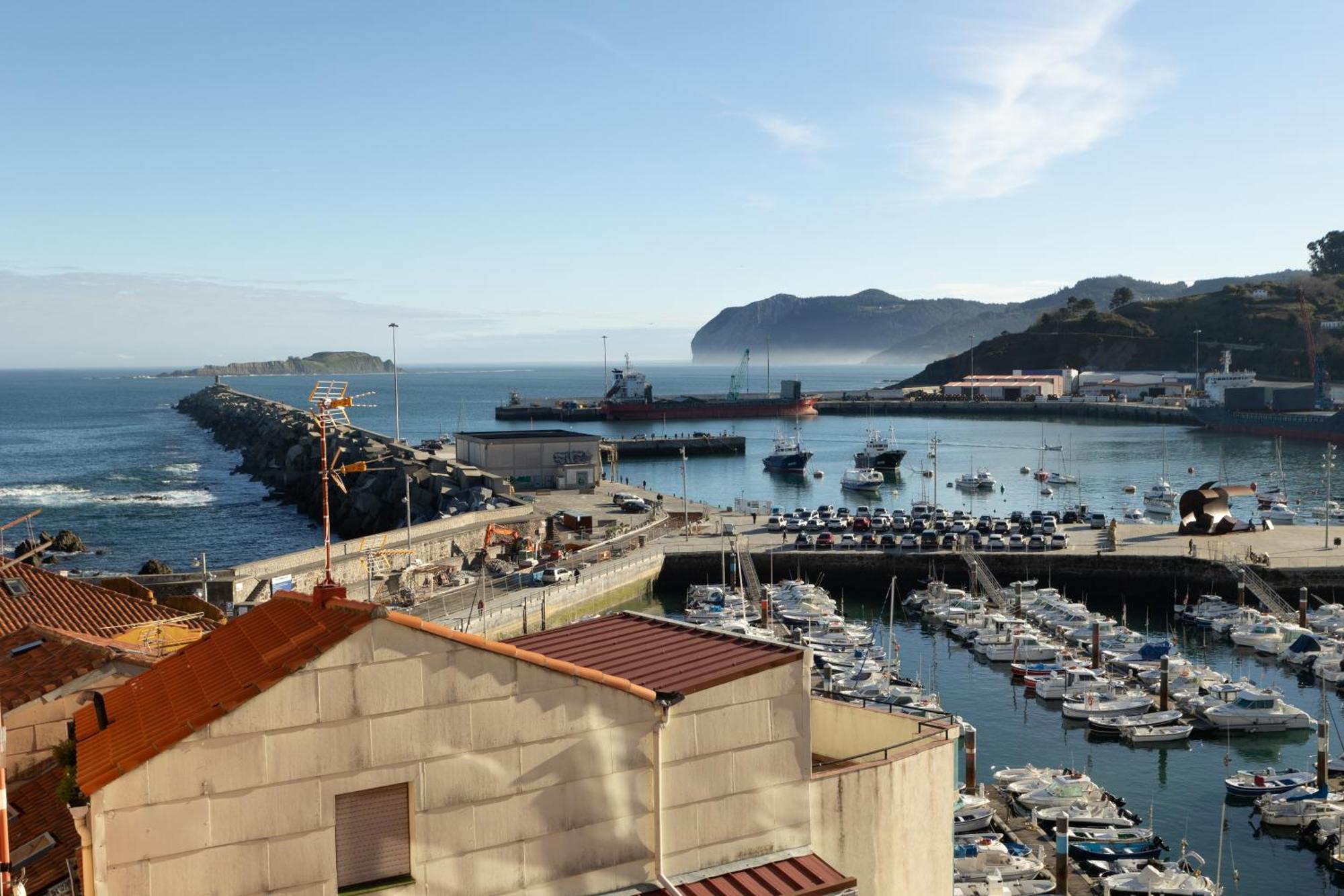 Apartamentos Bermeo, Museoa Екстер'єр фото
