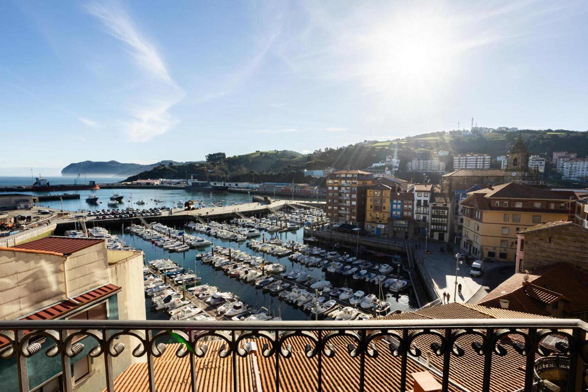 Apartamentos Bermeo, Museoa Екстер'єр фото